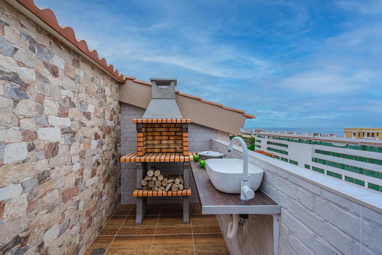 Red Large Family Apartment, Three Floors, 10 Guests Costa Adeje  Buitenkant foto